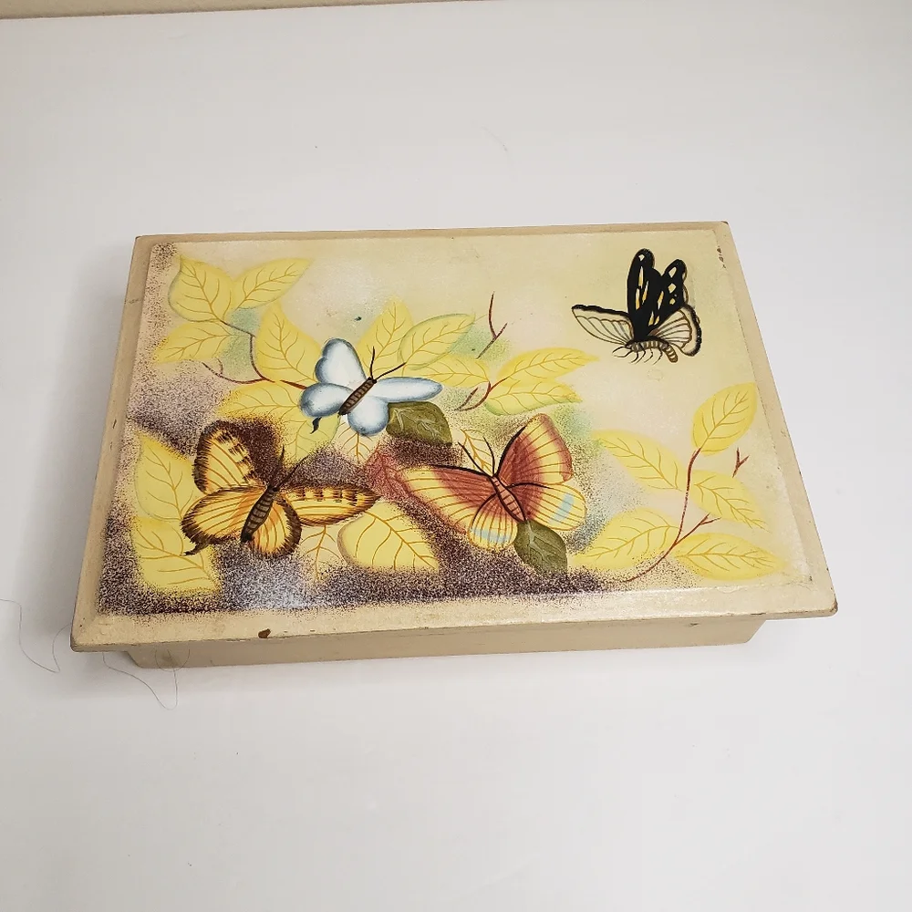vintage recipe box design with butterflies. 167